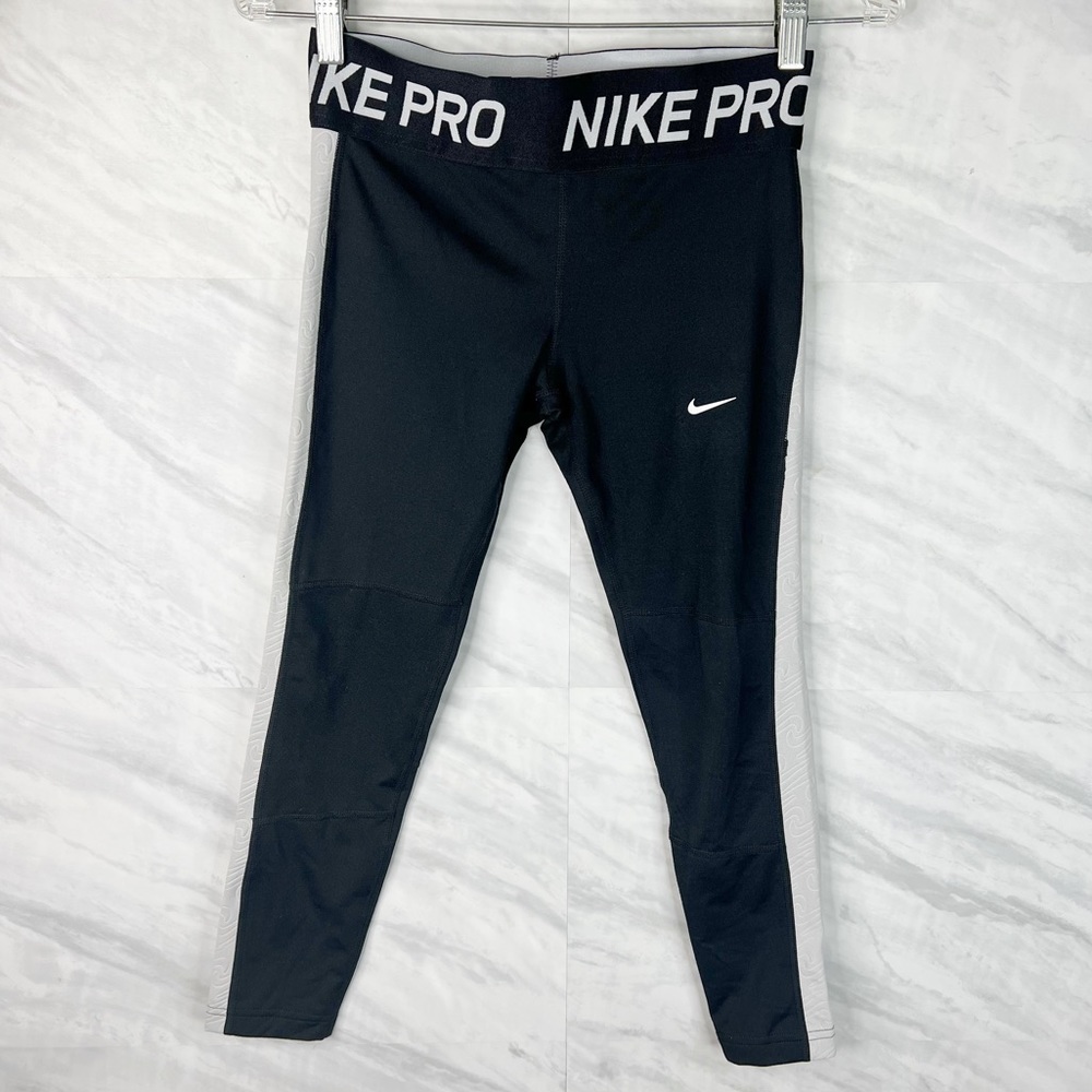 Nike Pro Embossed Side Legging Small